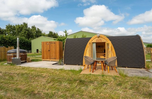Farbus Cabin | Discover our POD on the farm