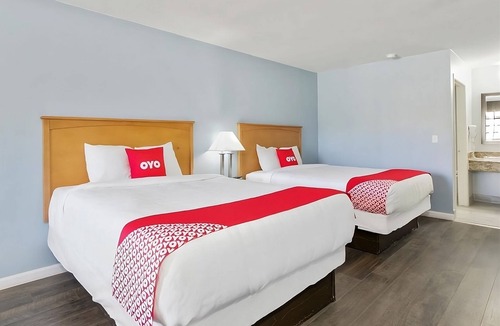 Ingleside Hotel | Discover Port A Nature Preserve + King Bed, Pool & Breakfast