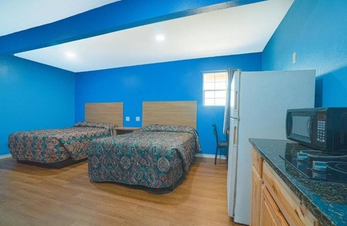 Flour Bluff Hotel | Discover Room Pets Are Welcome Near Port Aransas Museum With Free Parking