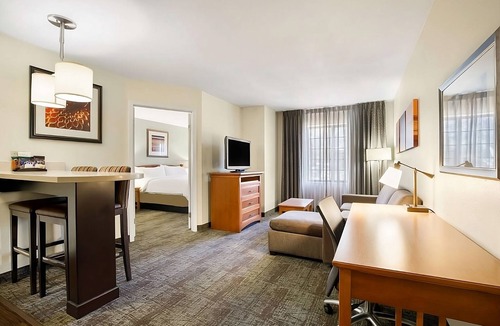 Carmel Mountain Ranch Hotel | Discover San Diego: Comfortable Suites w/Pool, Breakfast & Pet-Friendly Stay!
