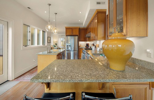 Eugene House | Discover the Birdhouse, a spacious 3BR home in Eugene near U of O and downtown.