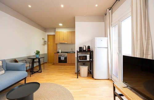 Barceloneta Apartment | Discover the charm of Barceloneta in our cozy one-bedroom apartment, perfect for monthly stays. Ideal for professionals and couples, this space combines comfort and functionality with the unique appeal of being just steps away from the beach.