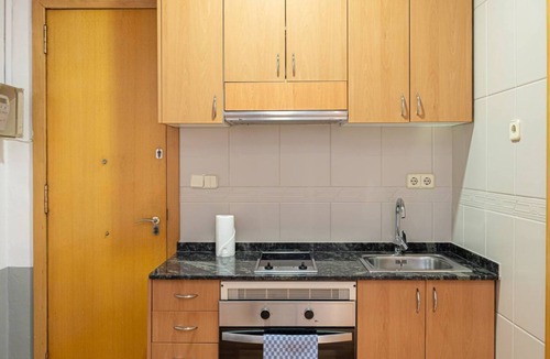 Barceloneta Apartment | Discover the charm of Barceloneta in our cozy one-bedroom apartment, perfect for monthly stays. Ideal for professionals and couples, this space combines comfort and functionality with the unique appeal of being just steps away from the beach.