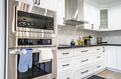 Ajax House | Discover the perfect fusion of Style and Comfort your home away from home.