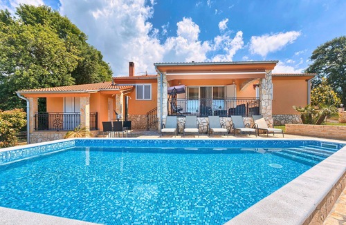 Loborika Villa | Discover the tranquillity of the secluded Villa Flora
