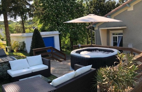 Faymoreau Villa | Discover Villa Des Moulins - Heated pool & Jacuzzi