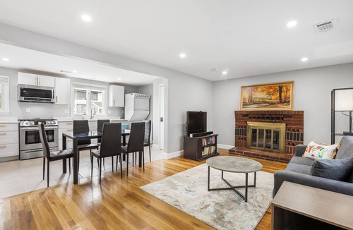 Revere House | Discover Your Perfect Getaway!