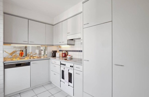 Hottingen Apartment | Discover Zurich's Best: Ideal Apartment
