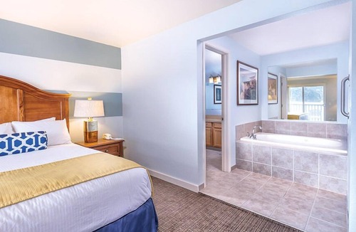 Adelma Beach Resort | Discovery Bay Resort 2bdr