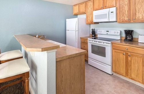 Adelma Beach Resort | Discovery Bay Resort 2bdr