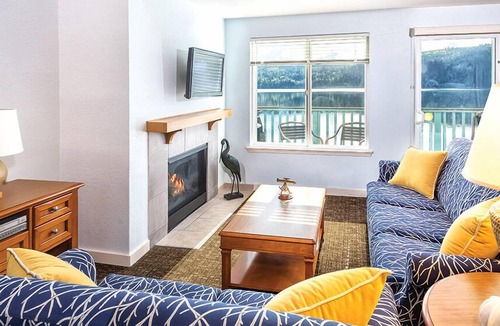 Adelma Beach Resort | Discovery Bay Resort 2bdr