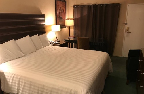 Grants Pass Hotel | Discovery Inn