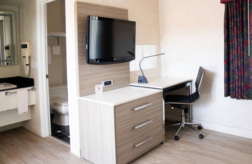 Hayward Hotel | Discovery Inn