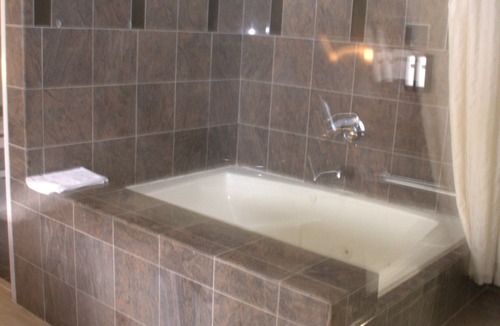 Hayward Hotel | Discovery Inn