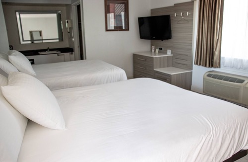 Hayward Hotel | Discovery Inn