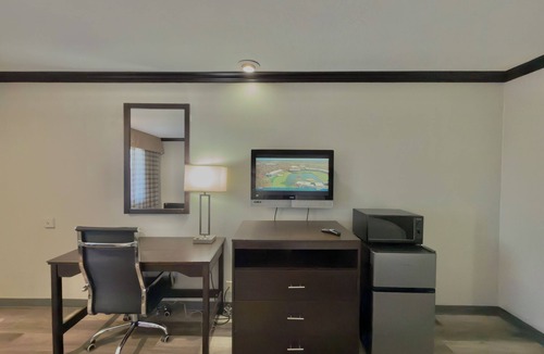 Midvale Hotel | Discovery Inn