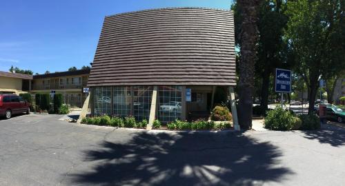 Modesto Hotel | Discovery Inn