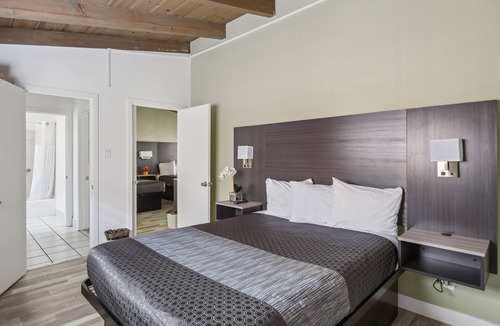 Seaside Hotel | Discovery Inn