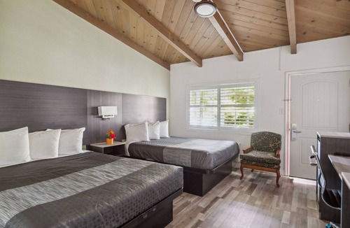 Seaside Hotel | Discovery Inn