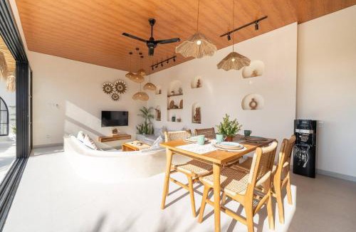 Padonan Villa | Disenta Villa by Tasvan