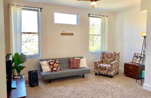 Downtown Baltimore House | DISINFECTED & Fast Wifi! Perfect for Remote Work!