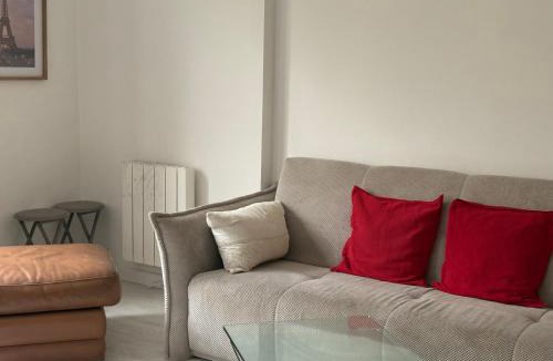 Evry-Gregy-sur-Yerre Apartment | Disney 4 min, from 4 to 14 Guests, 4 bedrooms, free parkings, 100 m2