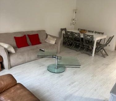 Evry-Gregy-sur-Yerre Apartment | Disney 4 min, from 4 to 14 Guests, 4 bedrooms, free parkings, 100 m2