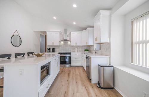 Lake Davenport Estates House | Disney-Close Lakefront Renovated 4BR Pool Home