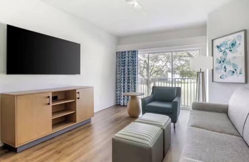 West Kissimmee Hotel | Disney Delight in Celebration! Full Kitchen + Outdoor Swimming Pool