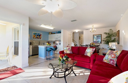 Kissimmee House | DISNEY Family Vacation/Lakefront Townhome/ New Bedding/4 Miles To Disney!