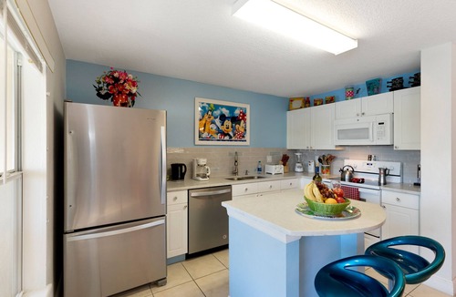 Kissimmee House | DISNEY Family Vacation/Lakefront Townhome/ New Bedding/4 Miles To Disney!