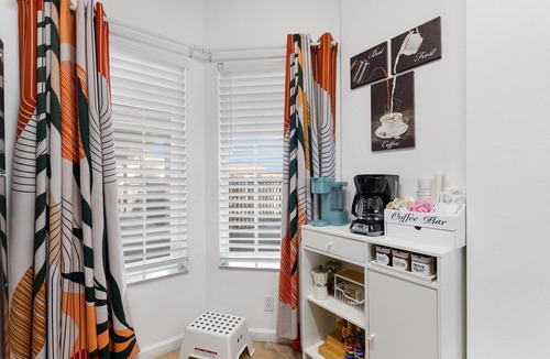 Florida Central Atlantic Coast Condo | Disney Lake View 2BR Condo Pet Friendly Sleeps 6