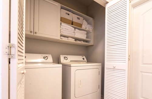 Florida Center North Apartment | Disney, Pool, Parks | World Class, Modern Suite