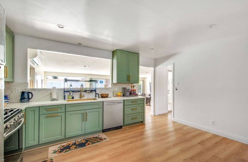 Anaheim Resort Apartment | Disney! Pool | Spa | Pool Table | Putting Green