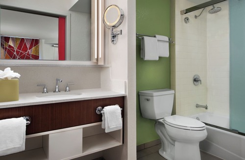 Bay Lake Hotel | Disney's All Star Sports Resort