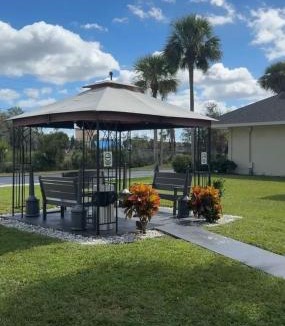 Kissimmee Apartment | Disney Studio 2 Queens & Shuttle