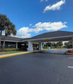 Kissimmee Apartment | Disney Studio 2 Queens & Shuttle
