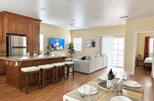 Fullerton House | Disneyland Getaway Tri-level Gated Townhome