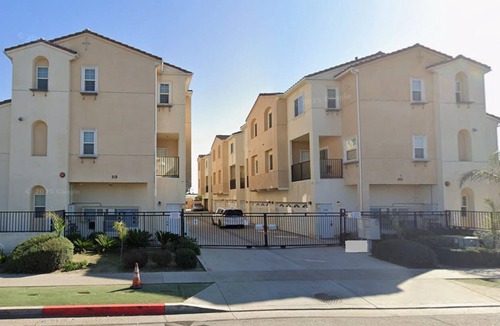 Fullerton House | Disneyland Getaway Tri-level Gated Townhome