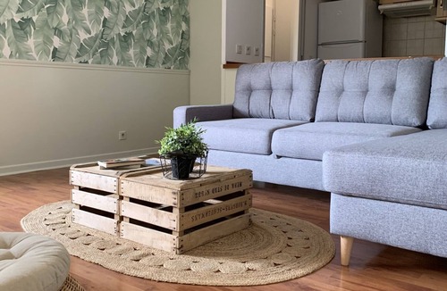 Chessy Condo | Disneyland Paris 3 minutes away, sleeps 7, 2 bedrooms.