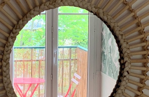 Chessy Condo | Disneyland Paris 3 minutes away, sleeps 7, 2 bedrooms.