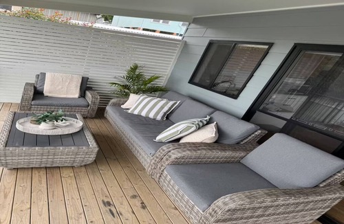 Charlestown House | Distant Ocean View Charlestown FREE breakfast