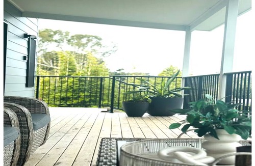 Charlestown House | Distant Ocean View Charlestown FREE breakfast