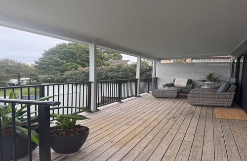 Charlestown House | Distant Ocean View Charlestown FREE breakfast