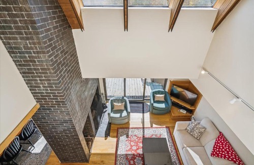 Killington House | Distinctive 4 bedroom townhouse, hot tub, minutes from the slopes Winterberry 1