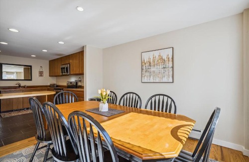 Killington House | Distinctive 4 bedroom townhouse, hot tub, minutes from the slopes Winterberry 1