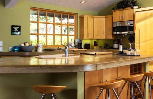 Salinas House | Ditch the Hustle and Bustle