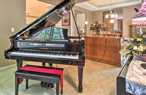 Lafayette House | 'Diva's Delight:' Luxurious Wine Country Home