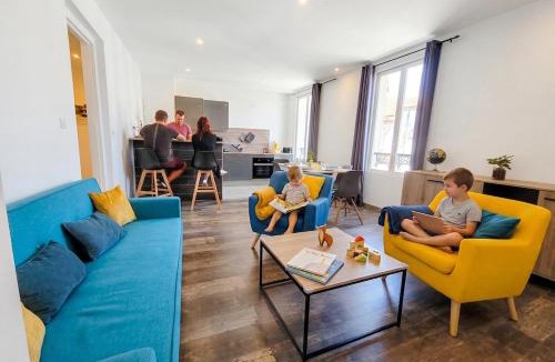 Thiers Apartment | Divina - Grand Appartement, Baby-Foot, Extérieur