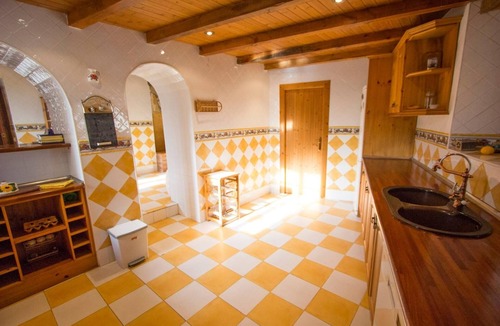 Can Trabal Villa | Divine and Delightful for 24 guests 12km to Sitges